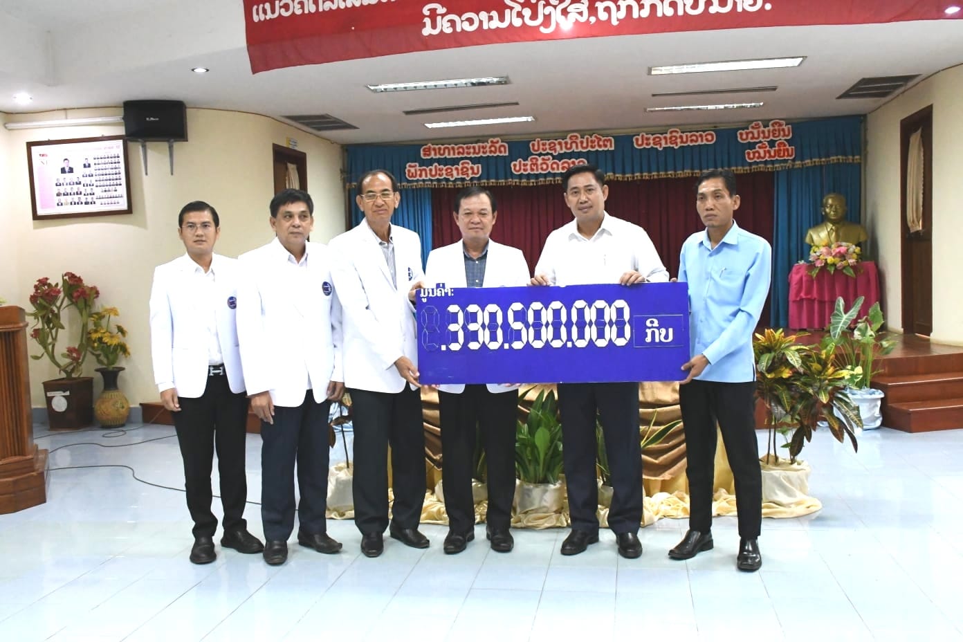 ເຈົ້າແຂວງຈໍາປາສັກ​ ເຄື່ອນໄຫວຢ້ຽມຢາມໂຮງໝໍແຂວງ